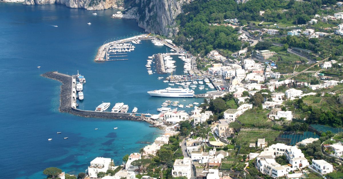 Jet Charter to the Isle of Capri Italy Jet Charter to the Isle of Capri Italy
