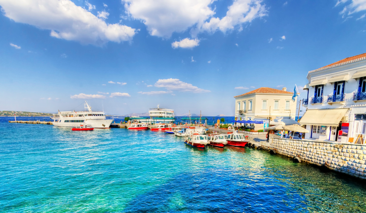 Soaring Above Delays: Helicopter Charters – Your Ultimate Greek Island Escape