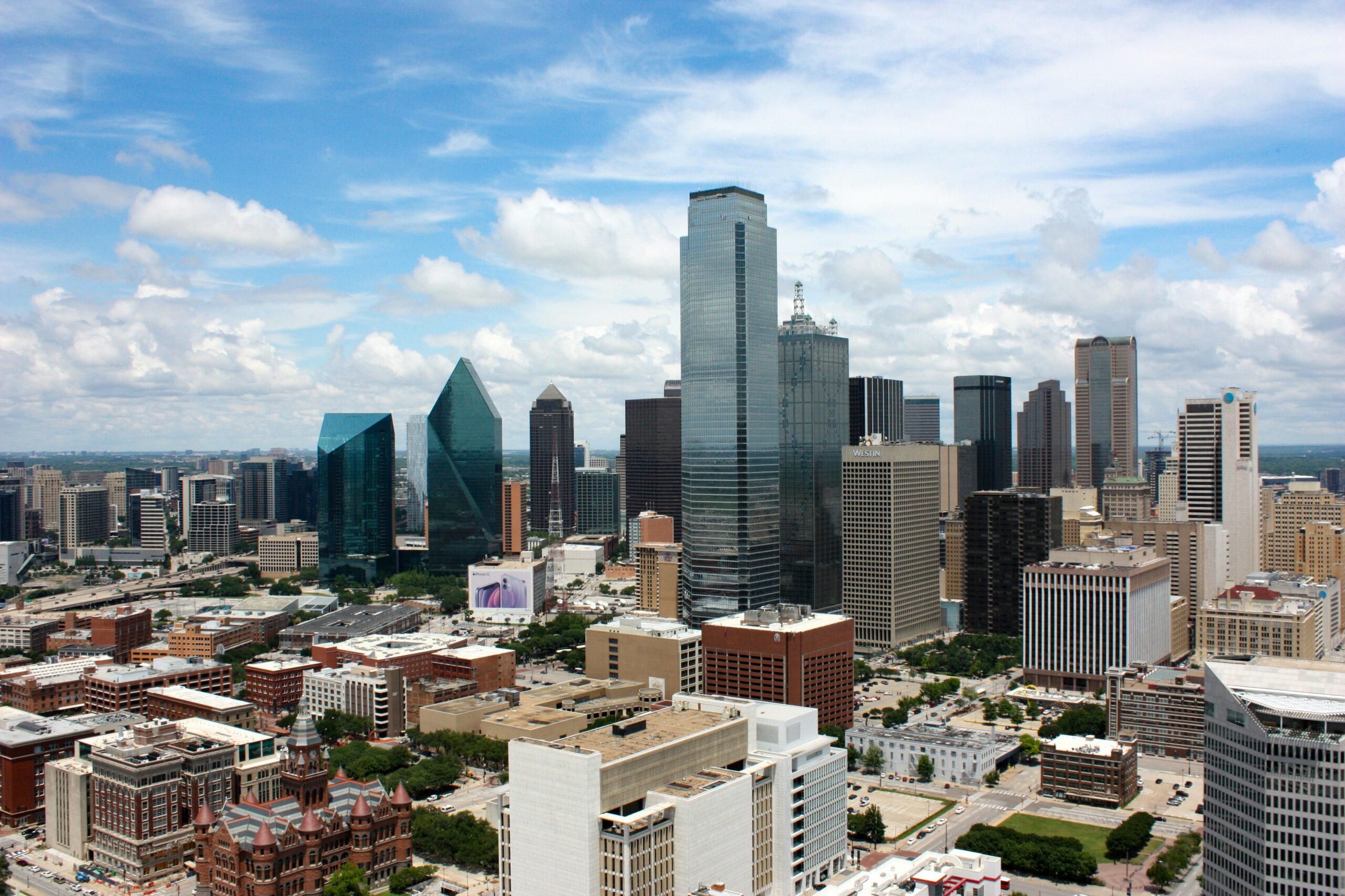 Dallas charter routes: the airports and aircraft the Icarus Jet desk flies from Dallas