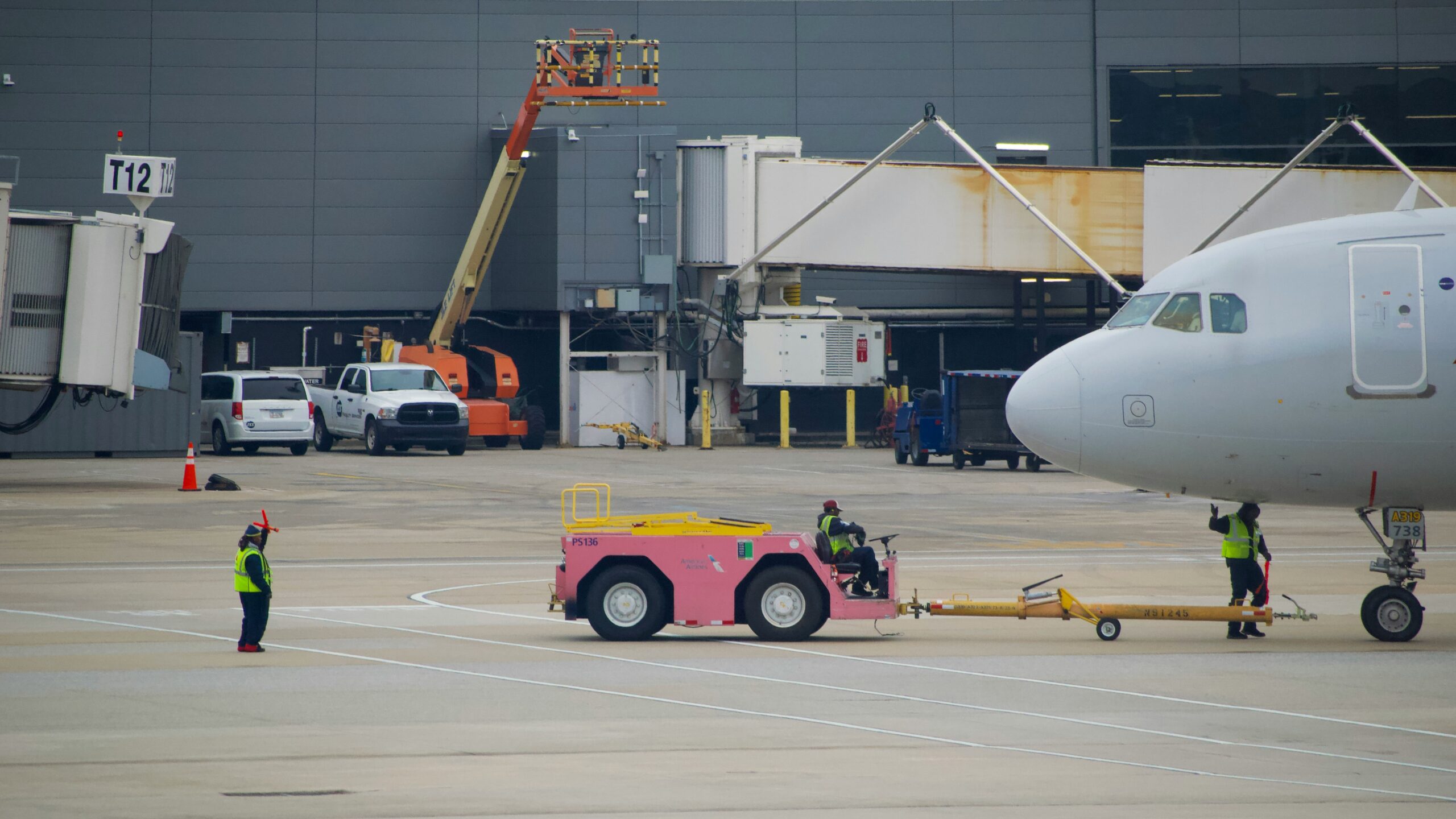 Handling and Parking trip support: the airports and operations the Icarus Jet desk files